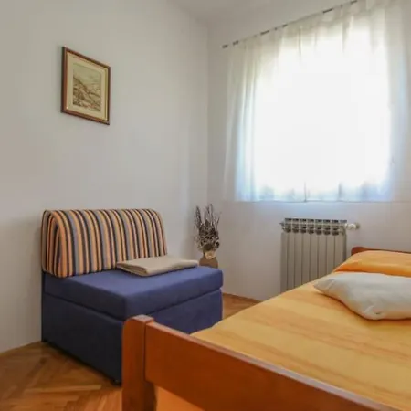 Apartmán Yellow With Garden, Two Bedrooms *